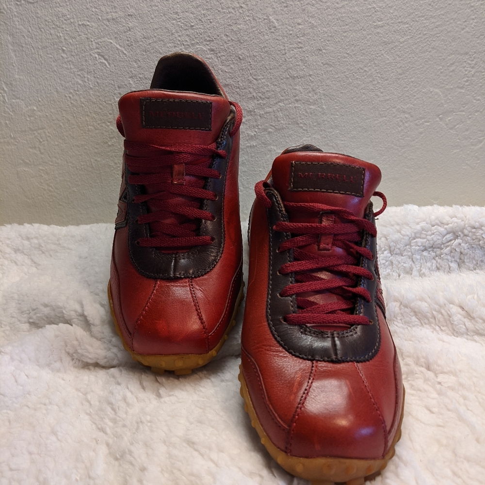 Merrell woman shoes size 8.5 red leather